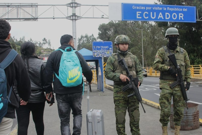 Igual que con ‘El Mencho’: Ecuador bombardea campo del cártel Comandos de la Frontera con ayuda de EU