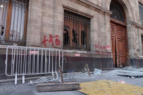 Ayotzinapa, un hierro candente