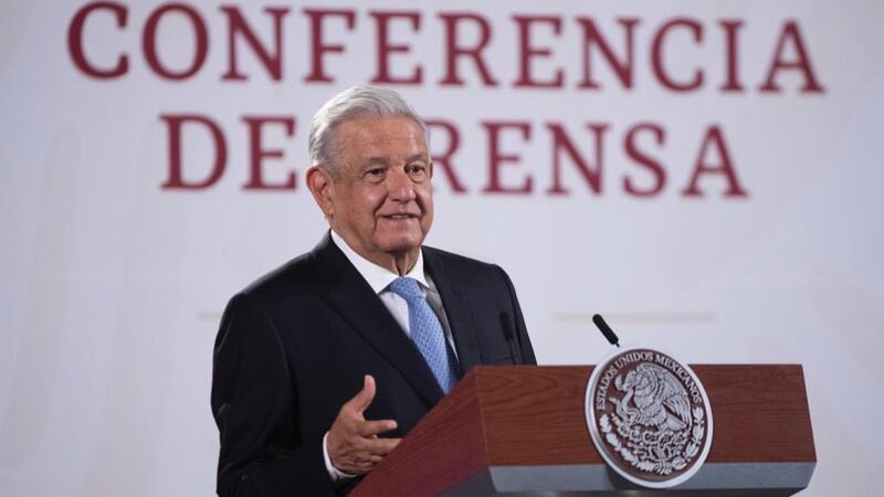 AMLO ‘le deja tarea’ a Elon Musk: ‘Ojalá limpien Twitter de la corrupción’