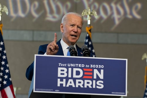 El New York Times da su apoyo a Biden y llama a votar por él