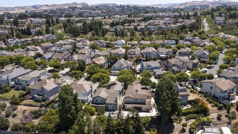 ‘Golpe’ a inmobiliarias: Compradores de casa en Texas se están echando para atrás y esta es la razón