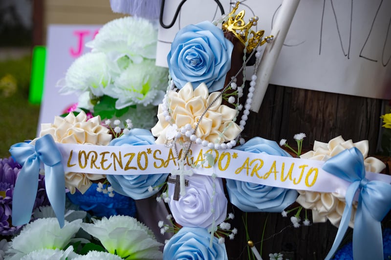 ¿Administración Trump oculta pruebas del asesinato de Lorenzo Salgado por el ICE? Gobierno de Texas reclama