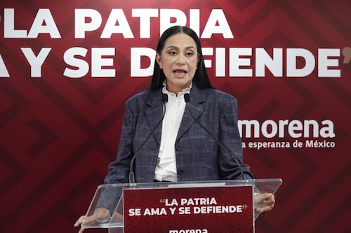 Meten orden a suspirantes de Morena