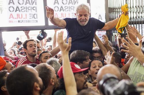 Ni la cárcel frenaría a Lula para ir por la presidencia de Brasil