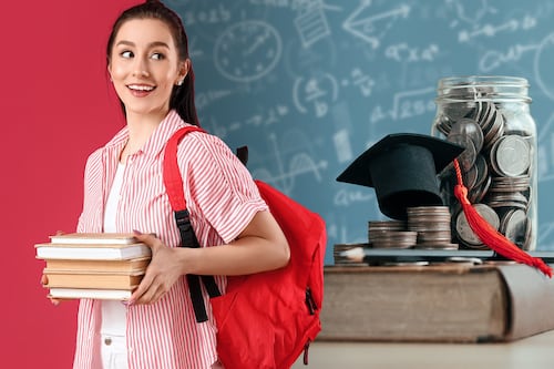 Se buscan mujeres en TI: postúlate a una beca en línea con beneficios internacionales