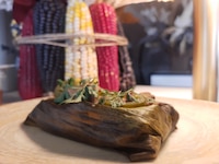 6 Tamales de la CDMX que debes conocer: Con suadero, lengua, pato y más