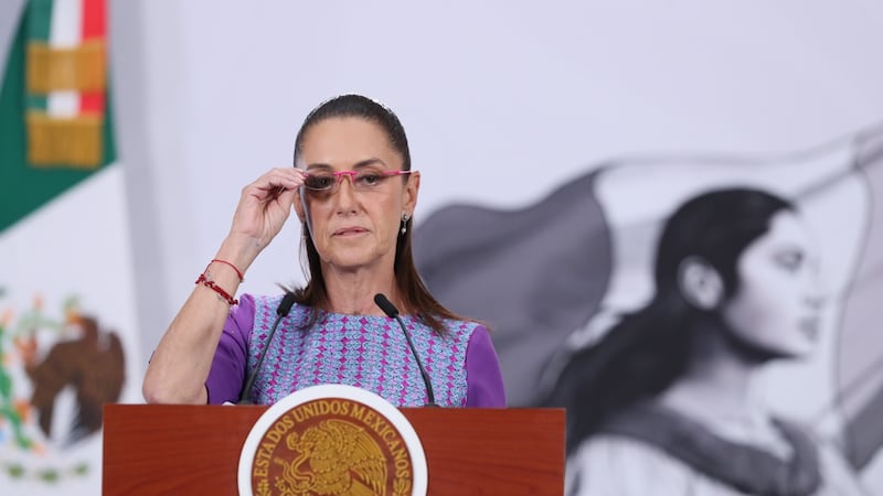 Sheinbaum critica pruebas de EU de presuntos sobornos a Rubén Rocha: ‘Llama la atención, es una hoja’