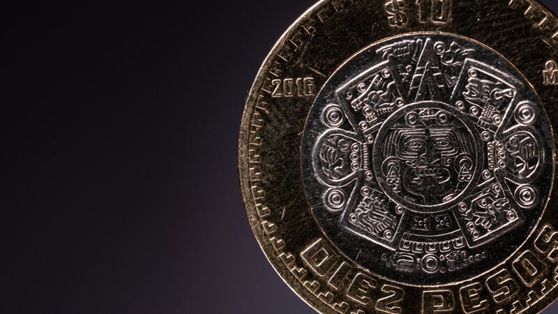 ‘Superpeso’ sigue ‘en onda’: Cierra en las 17.11 unidades por dólar