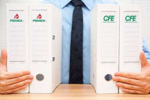 Pide AMLO a reguladores privilegiar a Pemex y CFE