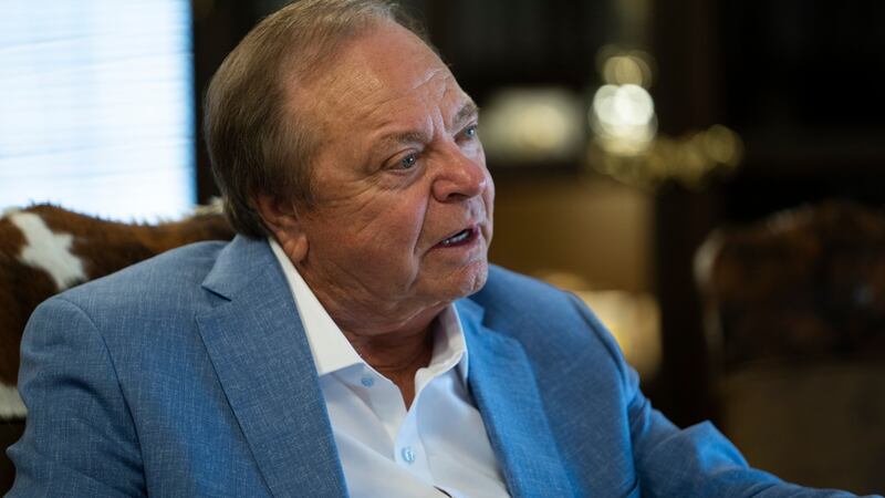 Golpe a Trump: Magnate Harold Hamm le ‘cierra la chequera’ mientras respalda a DeSantis y Haley