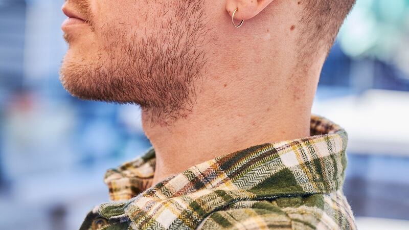 Noland Arbaugh, el primer paciente cerebral de Elon Musk en usar Neuralink: ‘Me deja boquiabierto’