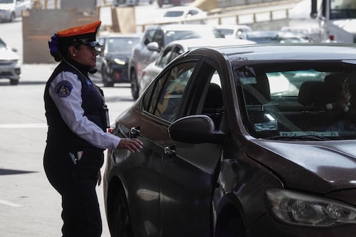 Multas en CDMX: ¿Cómo identificar a los policías autorizados para infraccionar y en qué alcaldías operan?