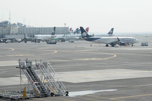 Recorte de operaciones en el AICM: Gobierno cede y lo retrasa a enero de 2024