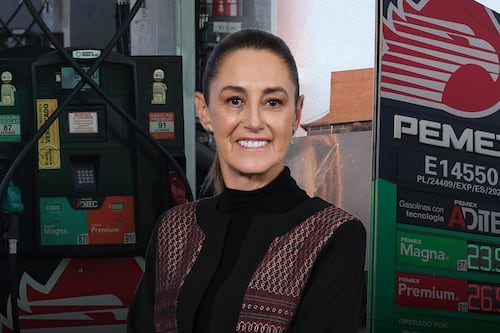 Nada de gasolinazo: Sheinbaum acuerda con gasolineros poner ‘tope’ al precio del diésel