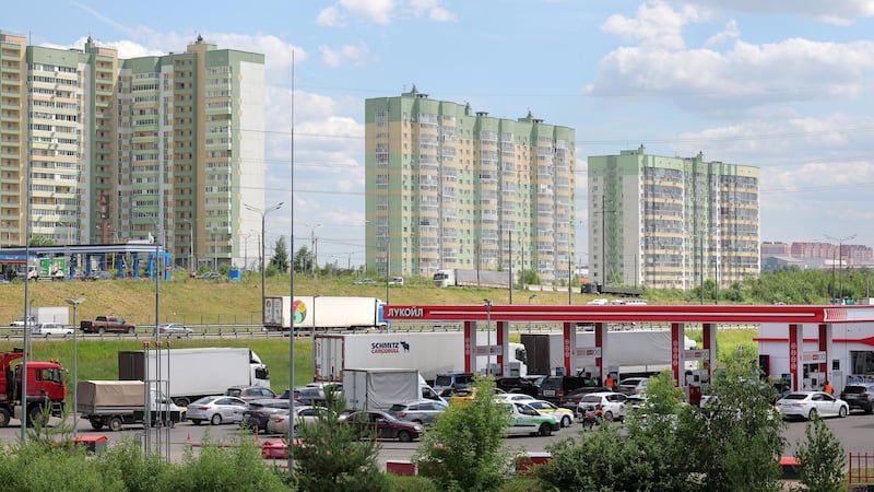 Ucrania deja sin gasolina a Rusia: Moscú alerta por escasez de combustible tras ataque con drones
