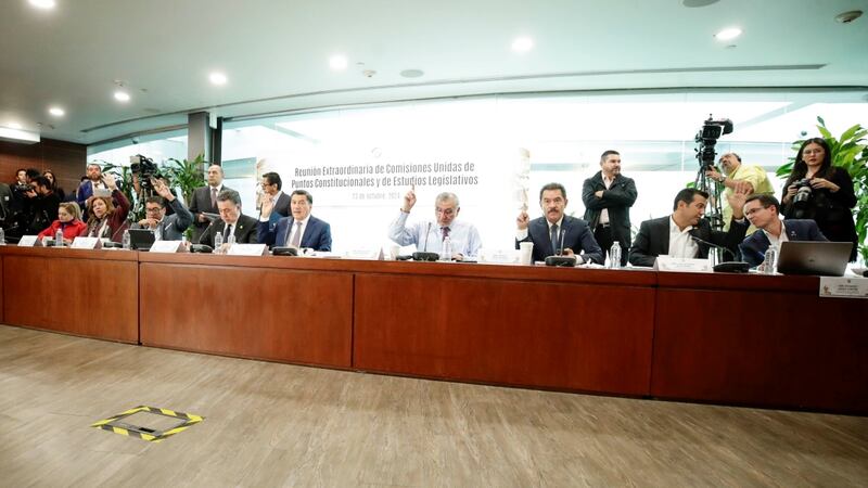 Reforma de supremacía constitucional avanza en el Senado: Iniciativa se aprueba en comisiones