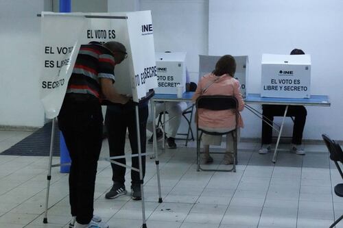 Instituciones, democracia y eficiencia