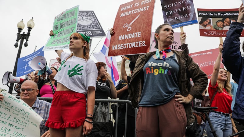 Aborto en EU: Estos estados ya lo prohibieron y estos buscan defenderlo