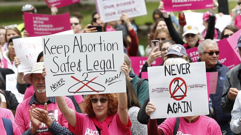 Georgia restablece prohibición del aborto después de 6 semanas de embarazo