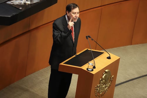 Cepillan a Noroña de lista de aspirantes