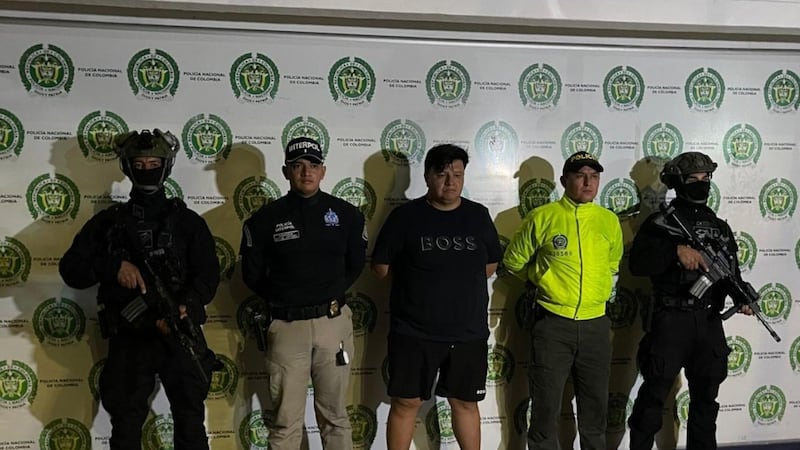 Cae en Cancún líder de tráfico de personas; es colombiano