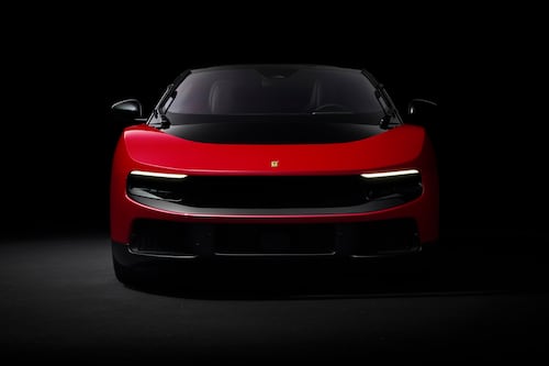 Ferrari Luce: Italia se electrifica, pierde fanáticos y en la bolsa.