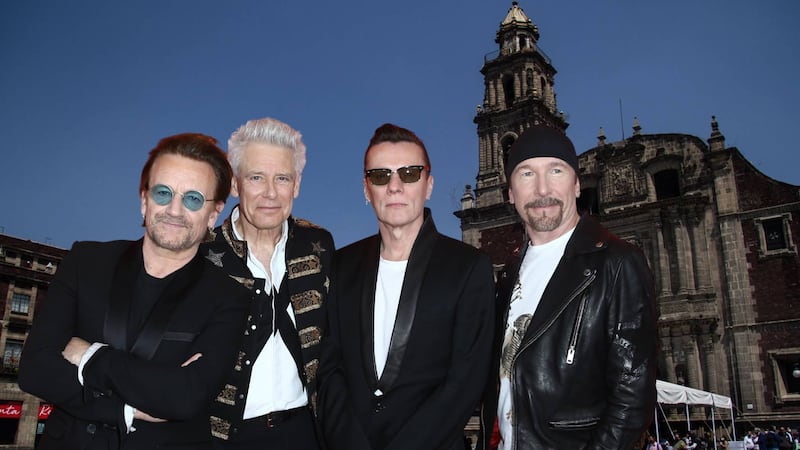 U2 aparece en Plaza de Santo Domingo en un ‘Beautiful Day’: ¿Qué hace la banda en CDMX?