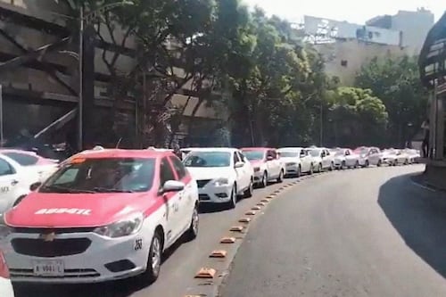 Taxistas toman la CDMX y generan caos vial: Exigen les perdonen hasta 100 mil pesos en infracciones