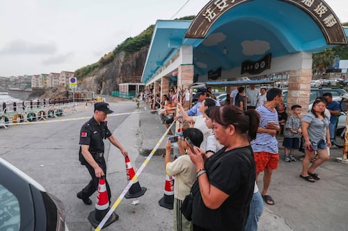 China emite alerta por tifón ‘Bavi’: Desalojan a más de 1 millón de personas y se prepara para su impacto