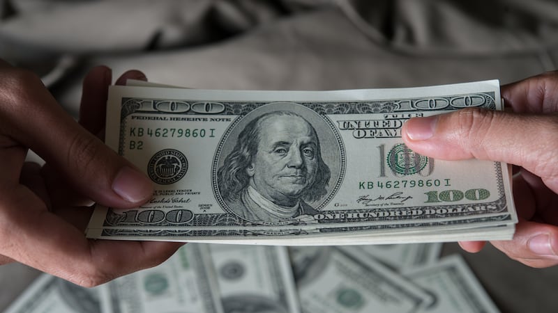 Sorry, peso: Dólar tiene su mejor semana desde marzo