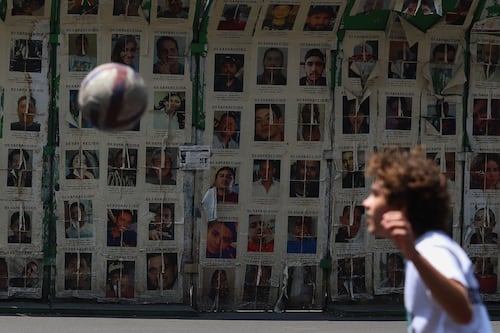 Colectivos arman ‘cascarita’ para visibilizar crisis de desaparecidos