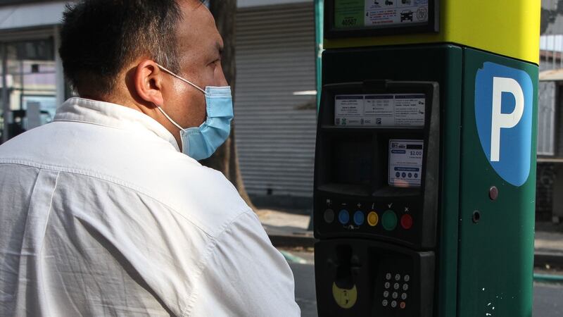 Así puedes tramitar tu permiso para no pagar parquímetros