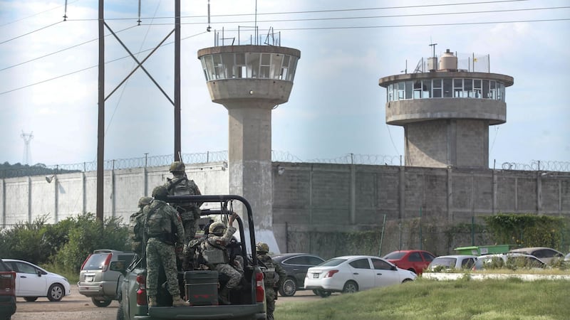 Nueva riña en penal El Castillo deja 2 reos muertos; Sheinbaum acababa de prometer más seguridad