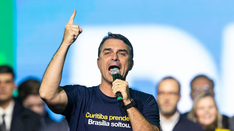 Flávio Bolsonaro dice que aranceles de EU a Brasil son por Lula: ‘Trump ve una persona no fiable’