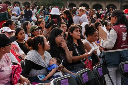 Populismo: cómo empobrecer con aplausos