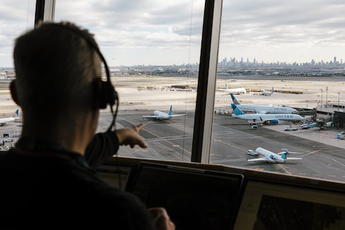 Donald Trump cambiará el control de tráfico aéreo por problemas en el aeropuerto de Newark