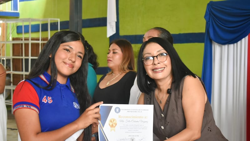 Reciben con la ‘E’ de Esperanza a Esthela Damián en la Sierra Cafetalera de Atoyac de Álvarez