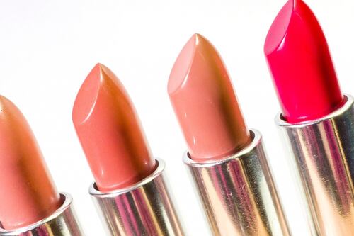 Venta de labiales se duplica en la última década y esta es la razón