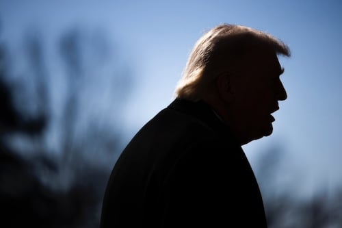 Trump impone arancel del 100% a medicamentos patentados: ¿A partir de cuándo y qué países pagarán más?