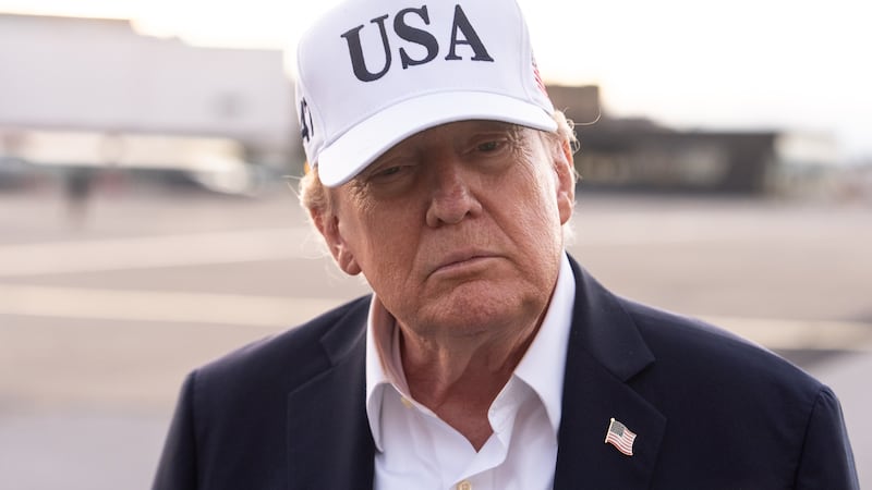 Trump dice que la IA no necesita más control, solo ‘un presidente fuerte y EU lo tiene’