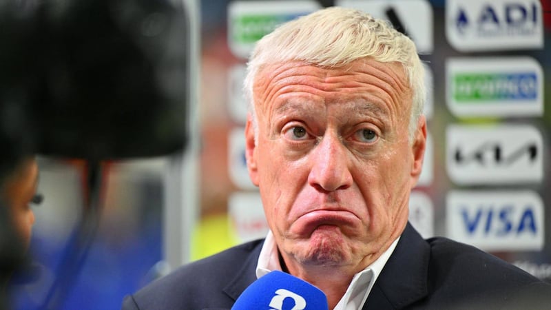 ‘¿Tenía nivel para una semifinal?’: Deschamps, DT de Francia, se molesta con arbitraje tras derrota con España