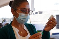 Vacunación COVID en CDMX: Así puedes revisar en qué Centros de Salud puedes vacunarte