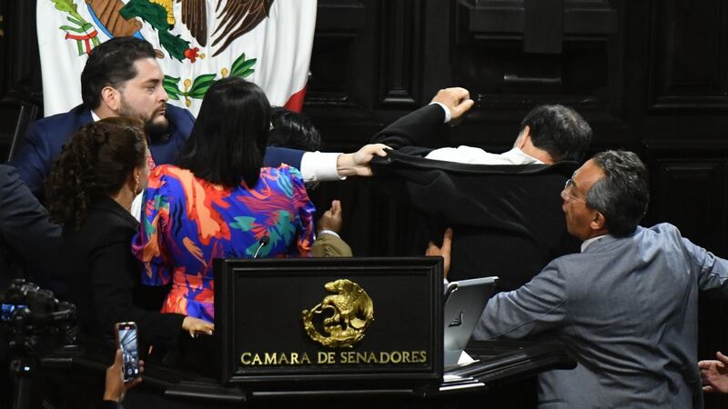 ¿Quién es Carlos Gutiérrez Mancilla, el diputado del PRI que también golpeó a Noroña en el Senado?