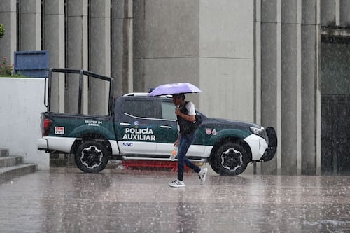 Martes con ‘M’ de ‘mete la ropaaa’: Activan alerta amarilla por fuertes lluvias en CDMX
