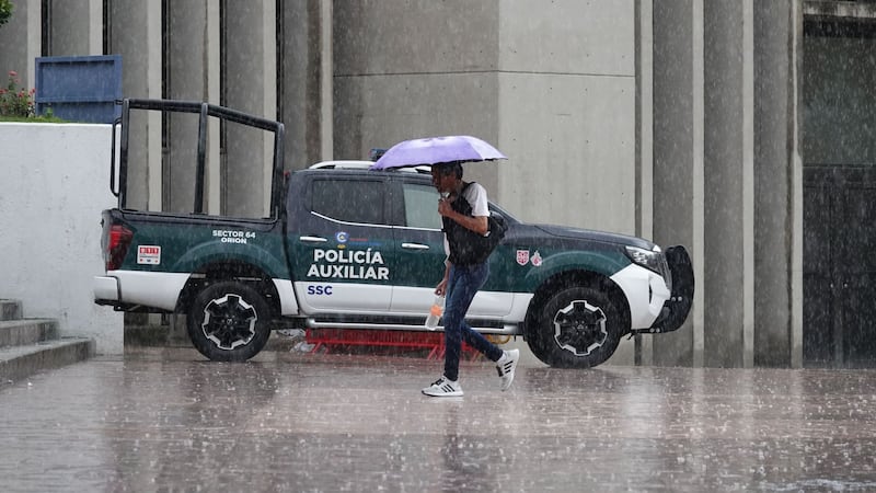 Martes con ‘M’ de ‘mete la ropaaa’: Activan alerta amarilla por fuertes lluvias en CDMX