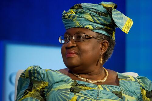 Ngozi Okonjo-Iweala se convierte en nueva directora general de la OMC; es la primera mujer en el cargo