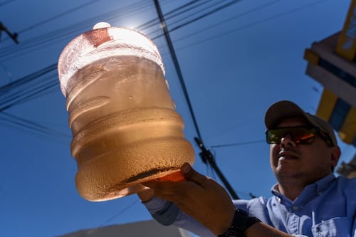 Agua contaminada en Jalisco: Congreso aprueba del 80% de descuento en pago del servicio en zonas afectadas