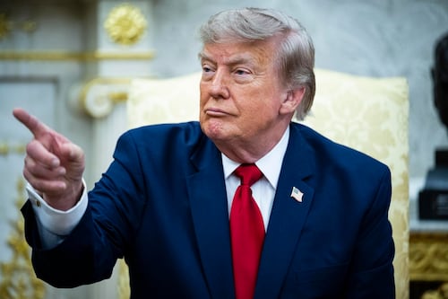 Trump acusa a China de intervenir en elecciones en EU: Hackeo vulneró datos de 220 millones de personas