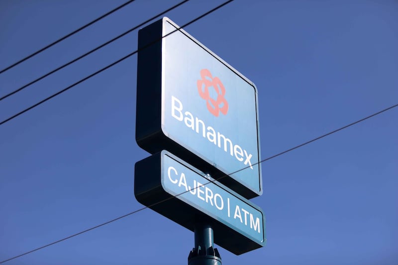 Banamex emite bonos en dólares tras la salida de Citi