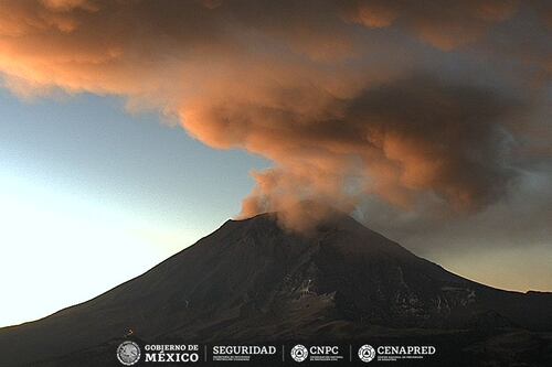 Popocatépetl ‘sorprende’ con fumarola: ¿Qué zonas de CDMX prevén caída de ceniza este martes?